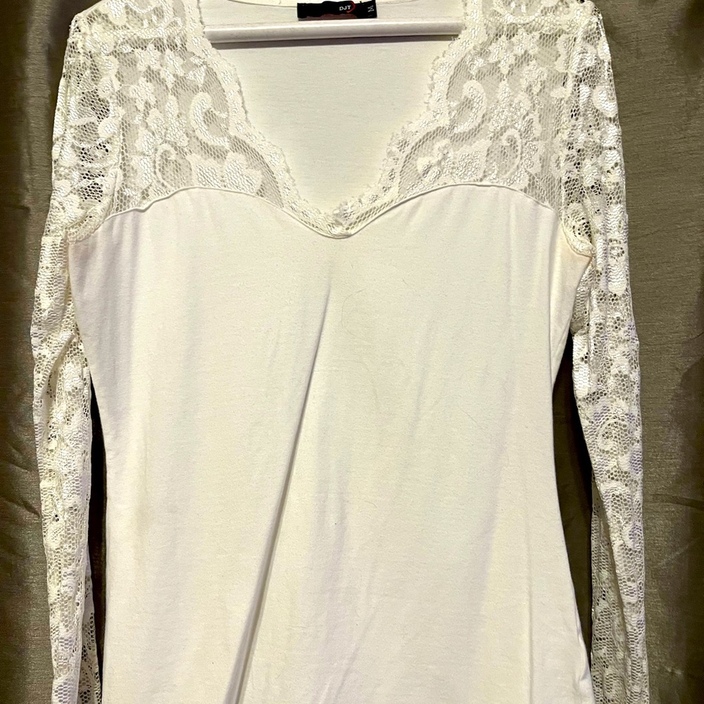 White long sleeved top with lace!!